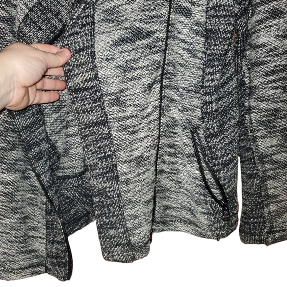 Calvin Klein Performance 1X Asymmetrical zip sweatshirt - Picture 4 of 7